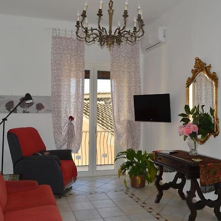 Antica Dimora In Centro Apartment Салерно Екстериор снимка